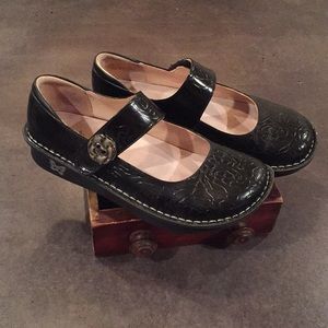 Algeria Paloma Black Embossed Rose Shoes By PG